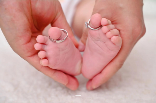 固安怀孕肚子一边高一边低